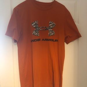 Camo Under Armour t-shirt